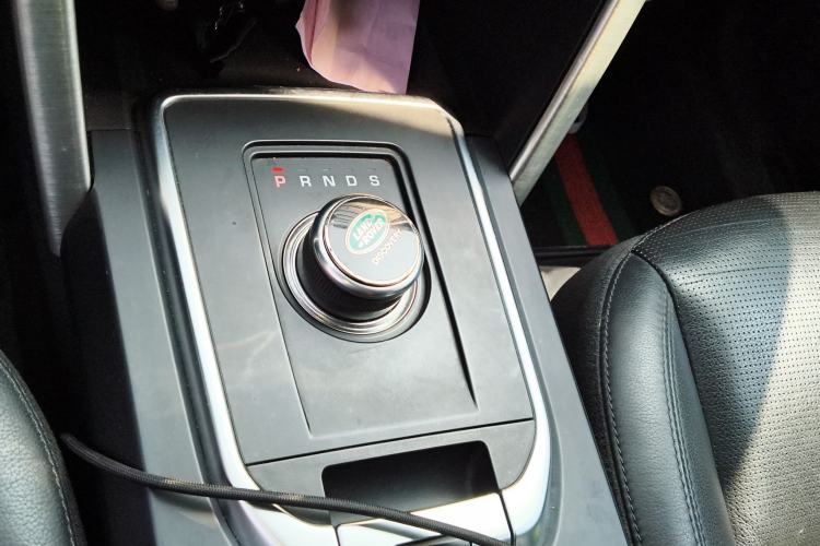 Used Land Rover Discovery Sport 2018 240 PS SE Version Gear Lever