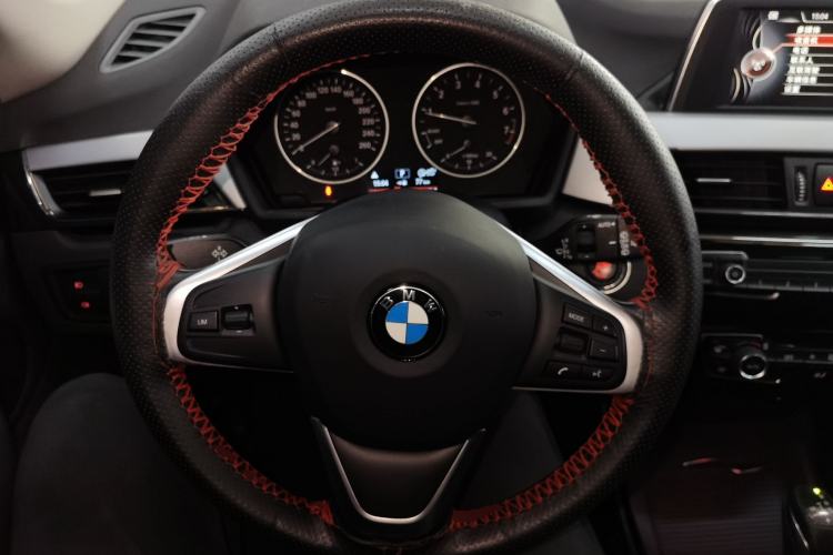Used BMW X1 2016 sDrive18Li Fashion Model Steering Wheel