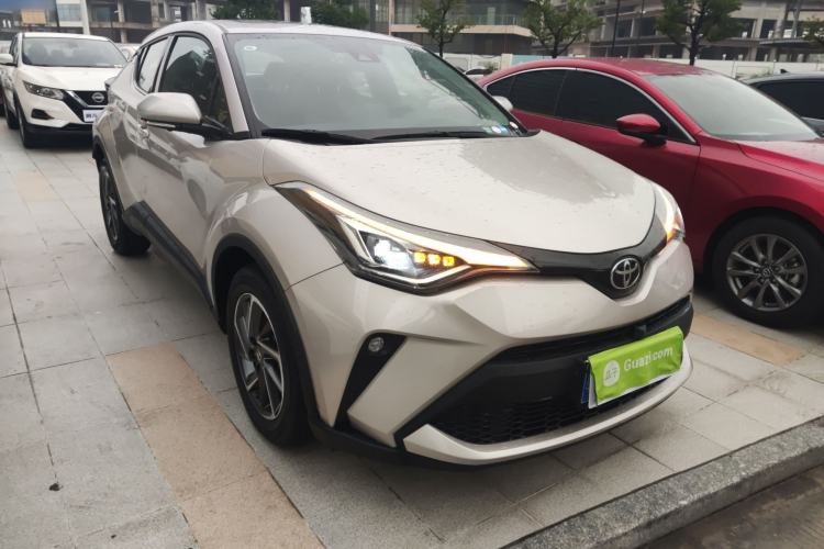 Used Toyota C-HR 2021 2.0L Luxury Edition Front Right 45 Deg