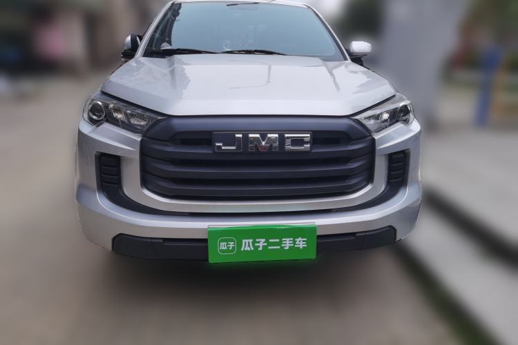 Used JMC Baodian 2022 2.5T Diesel Two-Wheel-Drive Comfort Edition Standard Wheelbase JX4D25A6L Front
