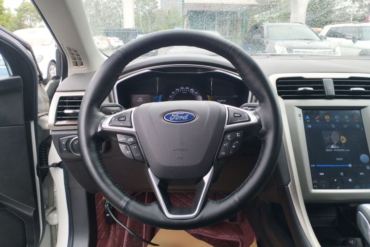 Used Ford Mondeo 2013 2.0L GTDi 200 Luxury Model Steering Wheel