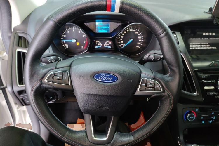 Used Ford Focus 2017 Hatchback 1.6L Automatic Fashion Edition Smart Drive Version
