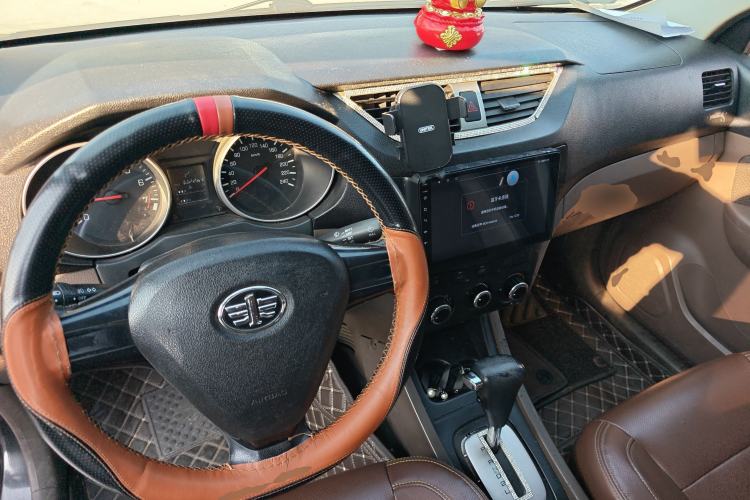 Used FAW Senya S80 2015 1.5L Automatic 7-Seater Urban Edition
