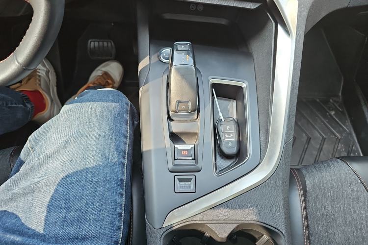 Used Peugeot 5008 2017 380THP 7-Seater Elite Edition