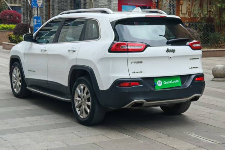 Used Jeep Cherokee 2016 2.4L Superior Edition