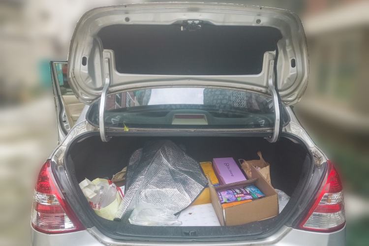 Used Nissan Tiida Sedan 2008 1.6L Manual Fashion Edition Trunk