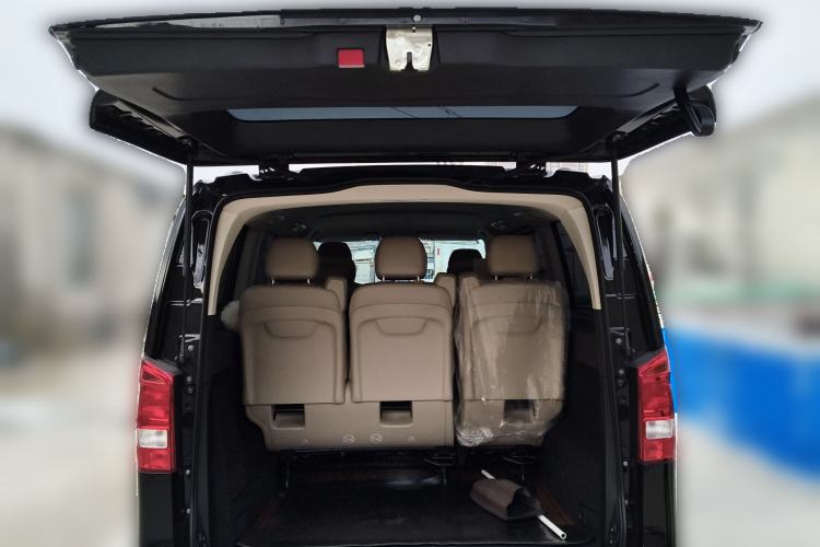 Used Mercedes-Benz Vito 2023 2.0T Elite Version 7 Seats
