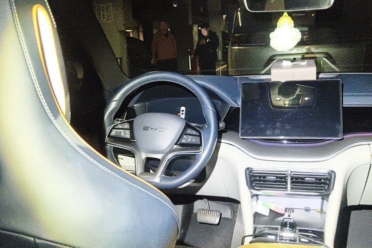 Used BYD Song PLUS New Energy 2023 Champion Edition DM-i 110KM Flagship PLUS Steering Wheel