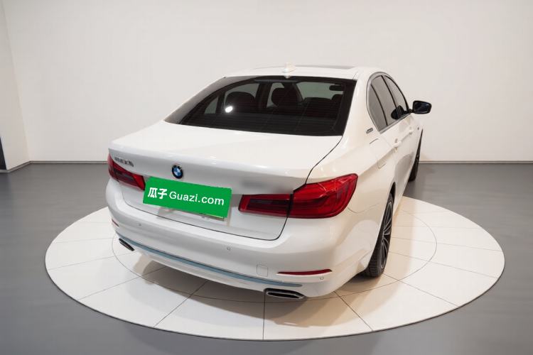 Used BMW 5 Series New Energy 2019 530Le Luxury Package Rear Right 45 Deg