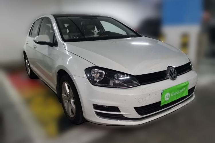 Used Volkswagen Golf 2016 230TSI Automatic Comfort Version Front Right 45 Deg