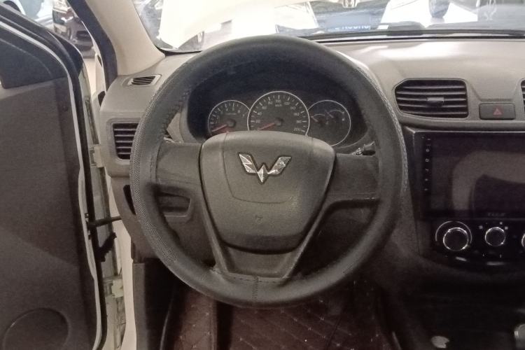 Used Wuling Hongguang 2014 1.5L S Standard Version