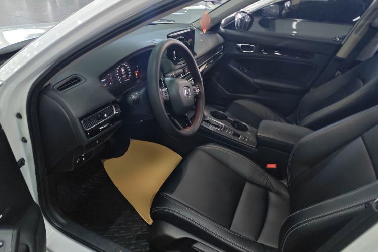 Used Honda Civic 2023 240TURBO CVT Dynamic · Center Stage Special Edition
