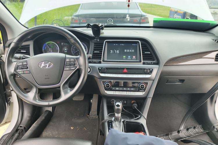 Used Hyundai Sonata Plug-in Hybrid 2018 2.0 PHS Smart Connect Version China V Standard Center Console