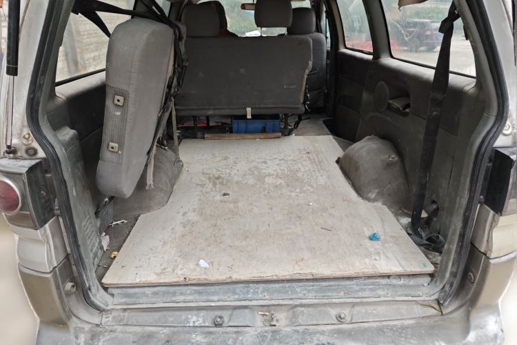 Used FORTHING Lingzhi 2013 M5 Q7 2.0L 7-Seater Long-Wheelbase Comfort Model Trunk