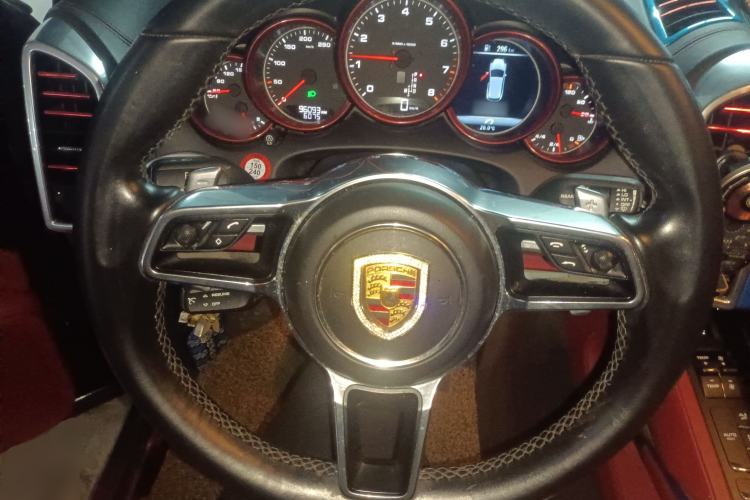 Used Porsche Cayenne 2015 Cayenne 3.0T Steering Wheel