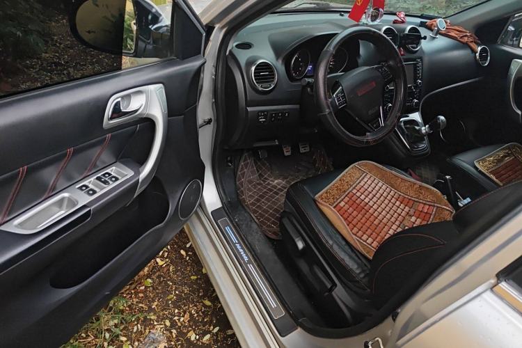 Used Haval H6 2015 Upgraded Model 1.5T Manual Two-Wheel Drive Elite Version
