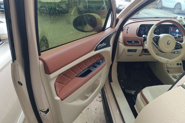 Used ORA Good Cat 2024 401 km Luxury Version Interior 3