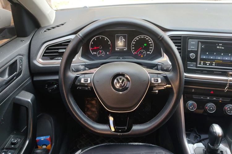 Used Volkswagen T-ROC 2019 230TSI DSG Two-Wheel-Drive Advanced Version China VI Standard Steering Wheel