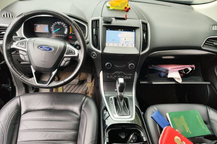 Used Ford Edge 2016 EcoBoost 245 Four-Wheel Drive Titanium Edition 7-Seater Center Console