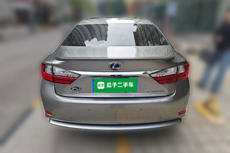 Used Lexus ES 2015 300h Comfort Edition