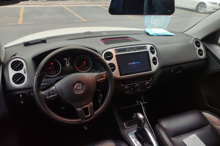 Used Volkswagen Tiguan 2016 300TSI Automatic Two-Wheel Drive Comfort Edition Center Console