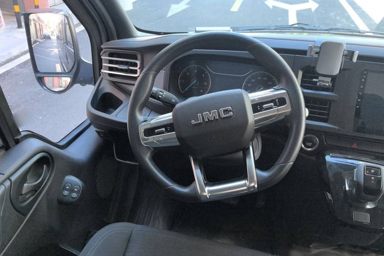 Used JMC Fushun 2023 2.0T Automatic Mid-Range Mid-Roof Commercial Multi-Purpose 7-Seater Passenger Vehicle