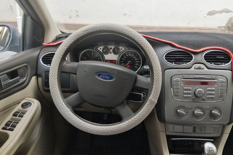 Used Ford Focus 2013 Sedan Classic 1.8L Manual Base Model