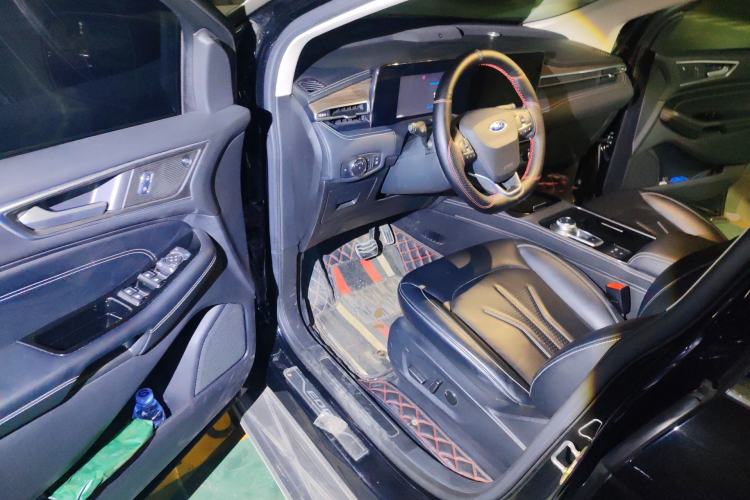 Used Ford Edge 2021 PLUS EcoBoost 245 Two-Wheel-Drive Titanium 7-Seater Driver Seat