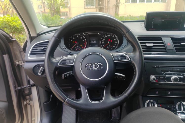 Used Audi Q3 2013 35 TFSI Comfort Model Steering Wheel