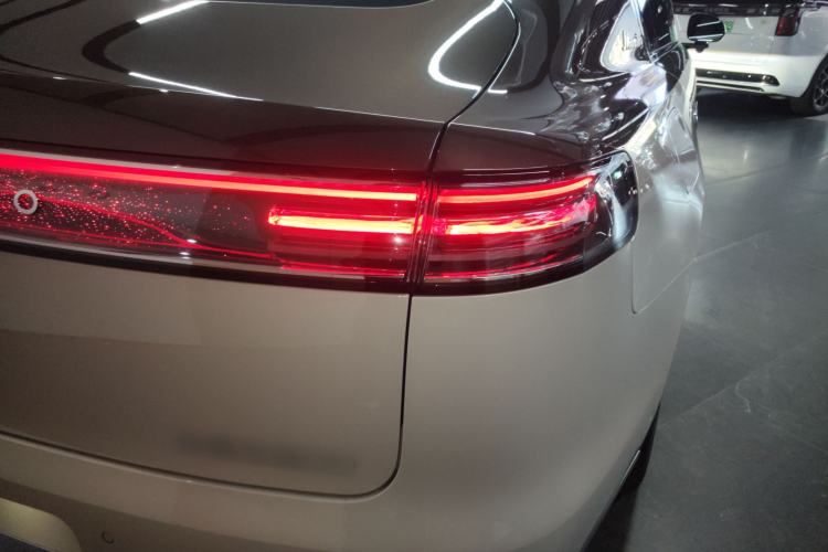 Used Hima S800 2025 Model, Range-Extended Starlight Executive Edition, 4 Seats