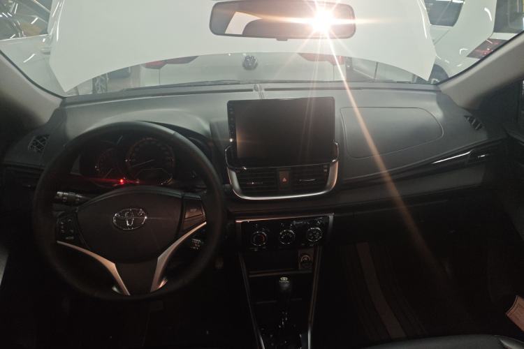 Used Toyota YARiS L Zhi Xuan 2022 X-Trail 1.5L CVT Luxury PLUS Edition Center Console