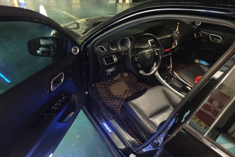 Used Honda Accord 2016 2.4L Luxury Edition Driver Seat