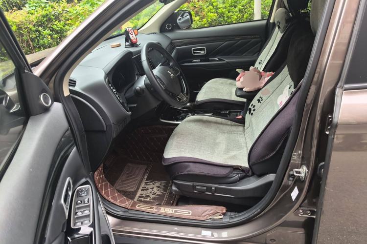 Used Mitsubishi Outlander 2019 2.0L Two-Wheel Drive Comfort Edition 5 Seats China VI Standard