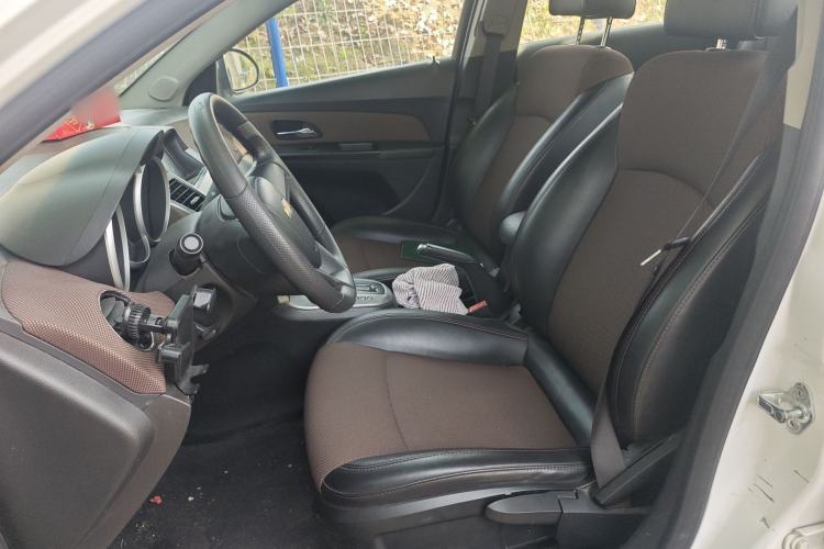 Used Chevrolet Cruze 2015 Hatchback 1.6L Automatic Comfort Edition