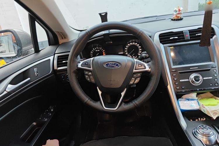 Used Ford Mondeo 2017 EcoBoost 180 Stylish Model Steering Wheel