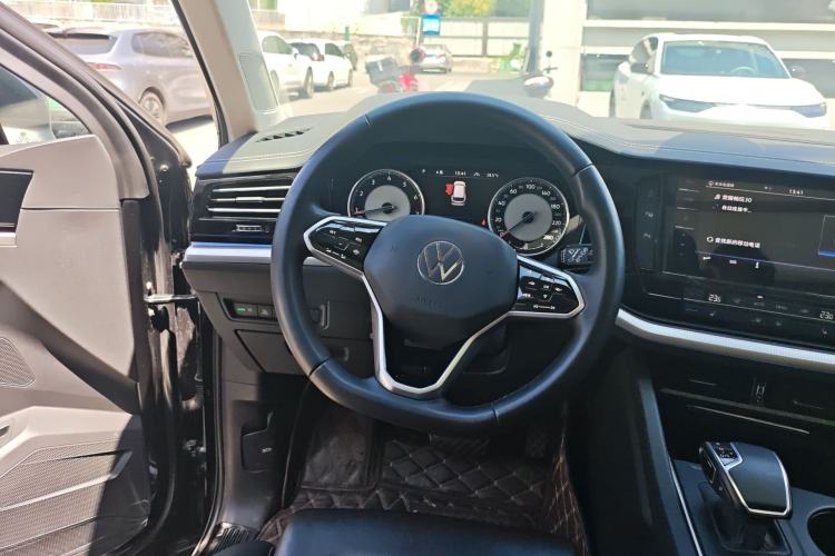 Used Volkswagen Touareg  Steering Wheel