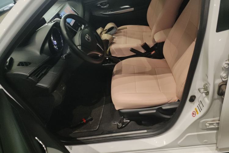 Used Toyota YARiS L Zhi Xuan 2017 1.5G CVT JingSu Model with Upgraded Sunroof Left Front Seat