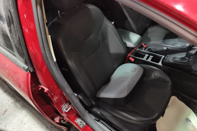 Used Ford Focus 2015 Hatchback 1.6L Automatic Fashion Edition
