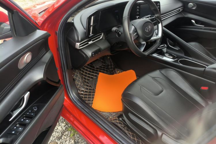 Used Hyundai Elantra 2021 1.5L CVT GLX Elite Edition Driver Seat