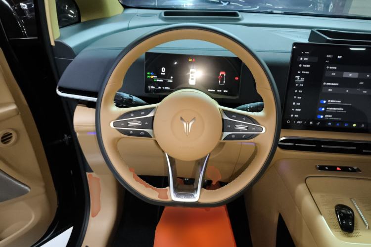 Used VOYAH Dream 2025 PHEV Four-Wheel Drive Prestige Kunpeng Edition Steering Wheel