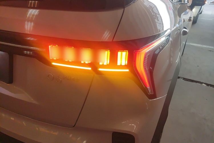 Used Lynk & Co 06 EM-P 2022 PHEV Shero Pink Special Edition