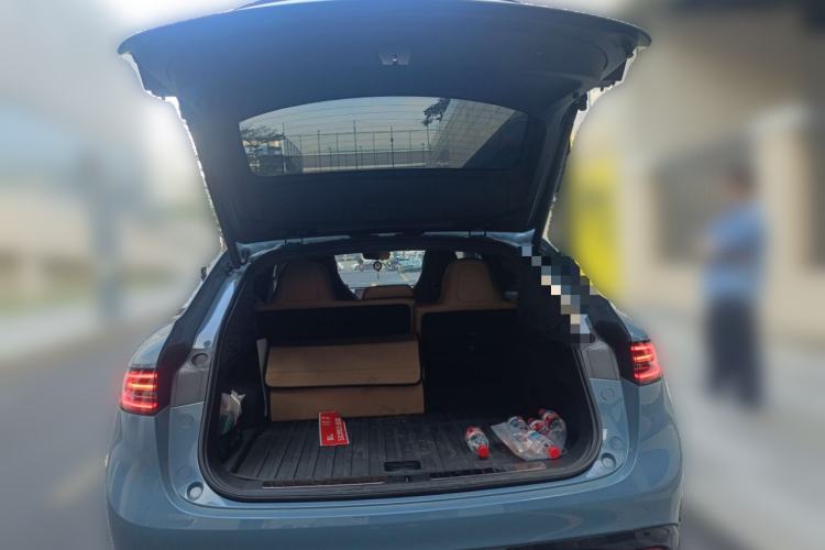 Used Hima Luxeed R7 2025 Range-Extended Version 251 km Max Trunk