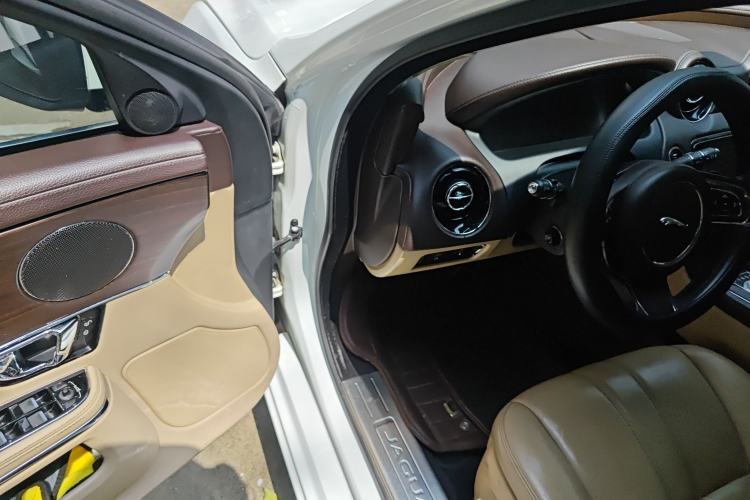 Used Jaguar XJ 2014 XJL 2.0T Two-Wheel-Drive Elegant Business Edition
