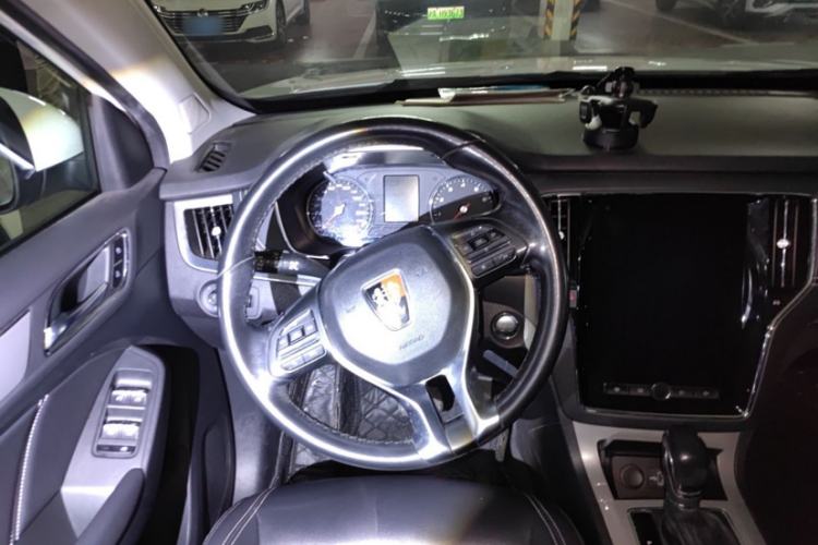 Used Roewe RX5 2018 20T Two-Wheel Drive Automatic Internet Smart Edition Interior 1