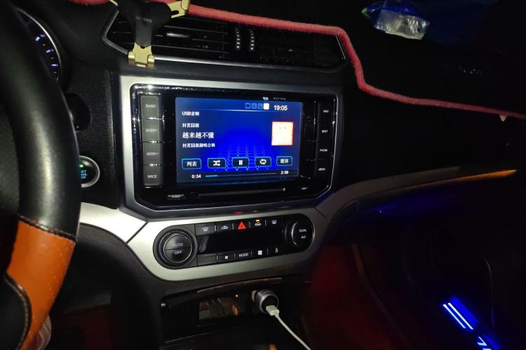 Used Haval H6 Coupe 2017 Blue Label 2.0T Automatic Two-Wheel Drive Elite Model Audio And AC Panel