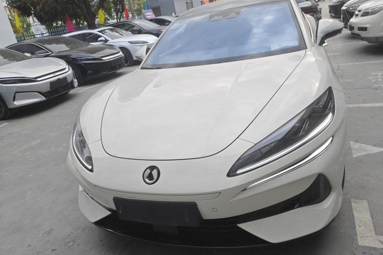 Used Denza Z9 2024 1100 km All-Wheel-Drive Ultra Version Front