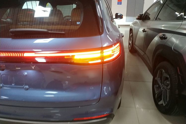 Used Geely Galaxy Galaxy Xingjian 7 EM-i 2025 120km Flagship Edition
