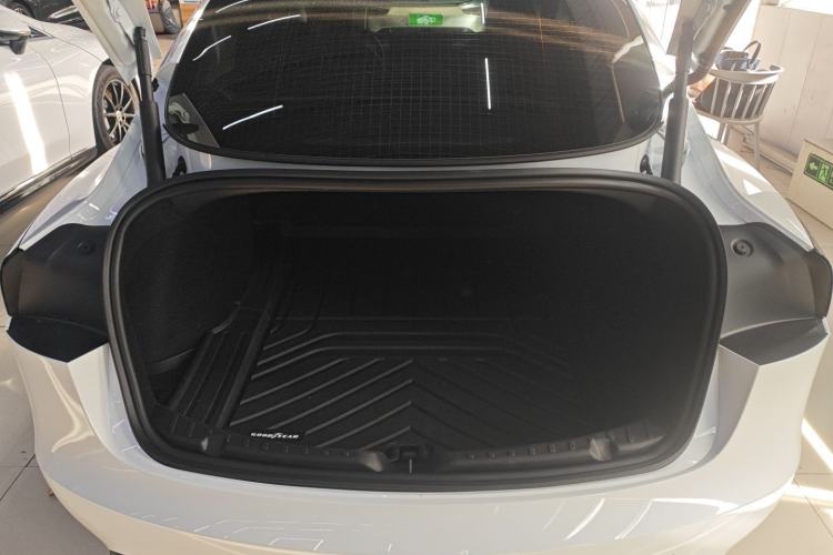 Used Tesla Model 3 2025 Model Revised Rear-Wheel-Drive Version
