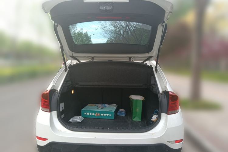 Used BMW X1 2012 sDrive18i Luxury Edition Trunk