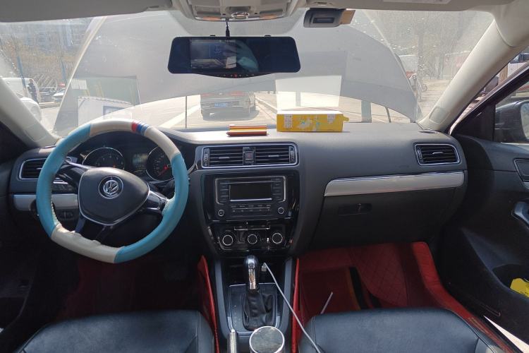 Used Volkswagen Sagitar 2015 1.6L Automatic Comfort Model
